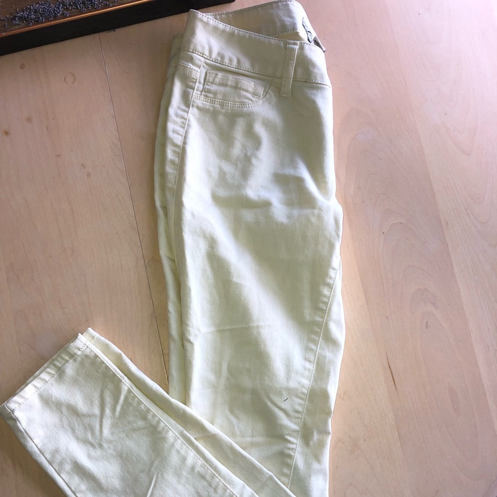 Light yellow size 8 women’s pants